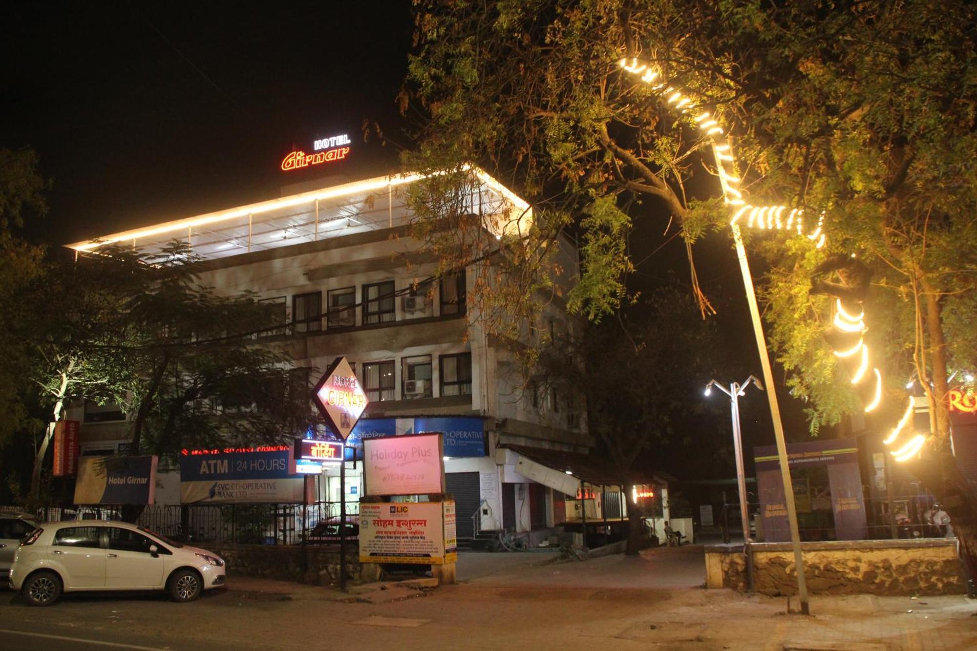 Hotel Girnar Aurangabad  Eksteriør billede