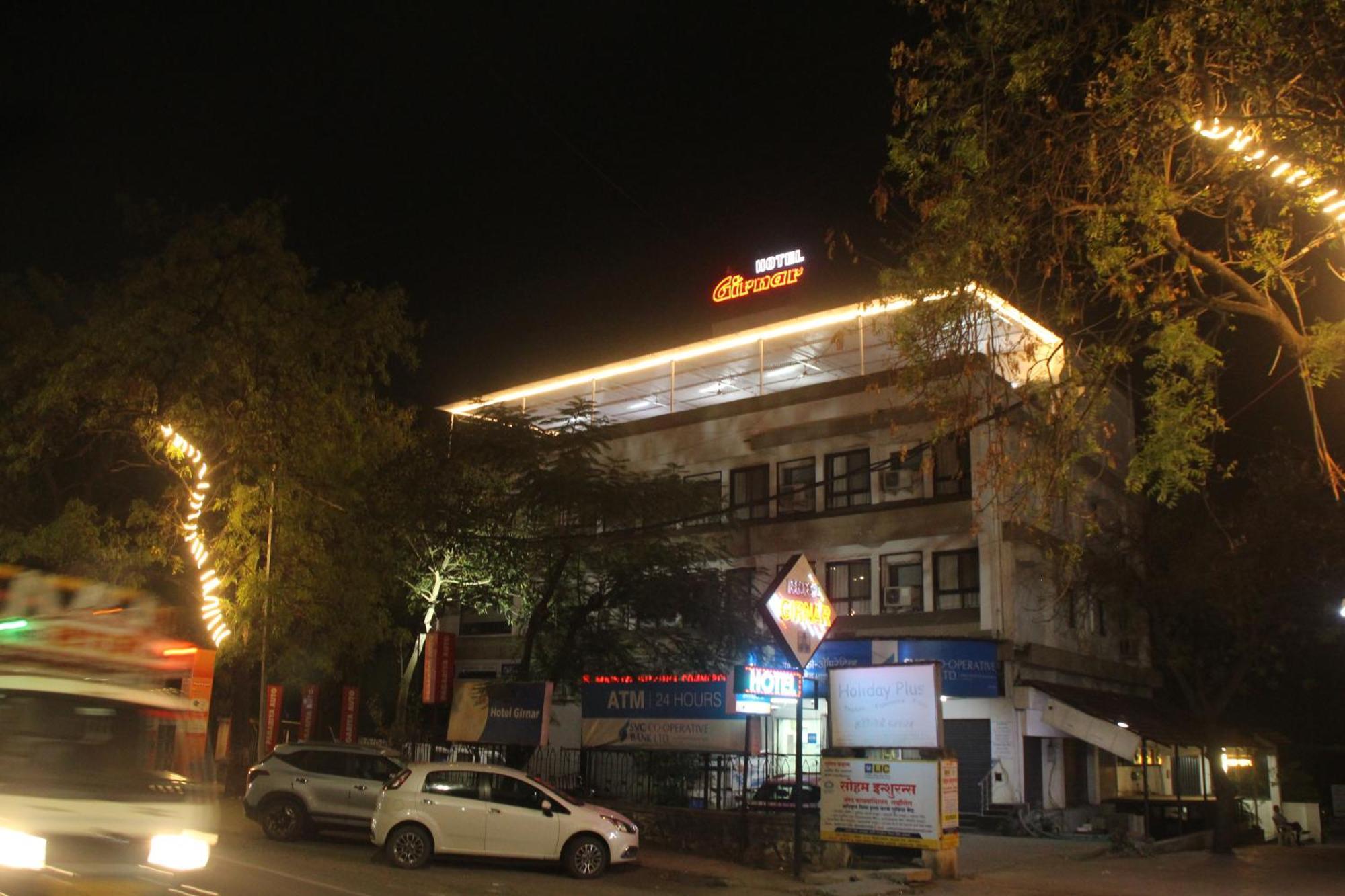 Hotel Girnar Aurangabad  Eksteriør billede