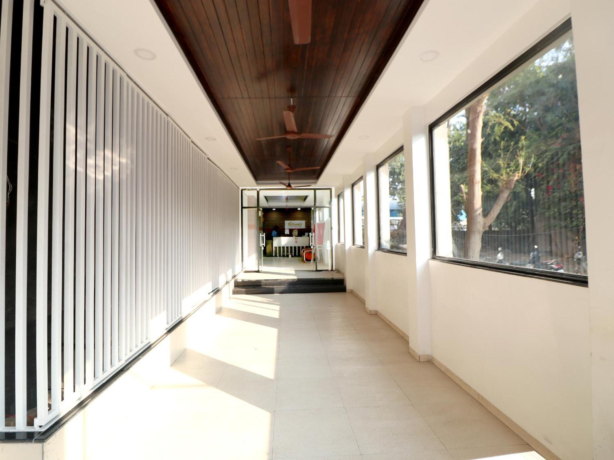 Hotel Girnar Aurangabad  Eksteriør billede