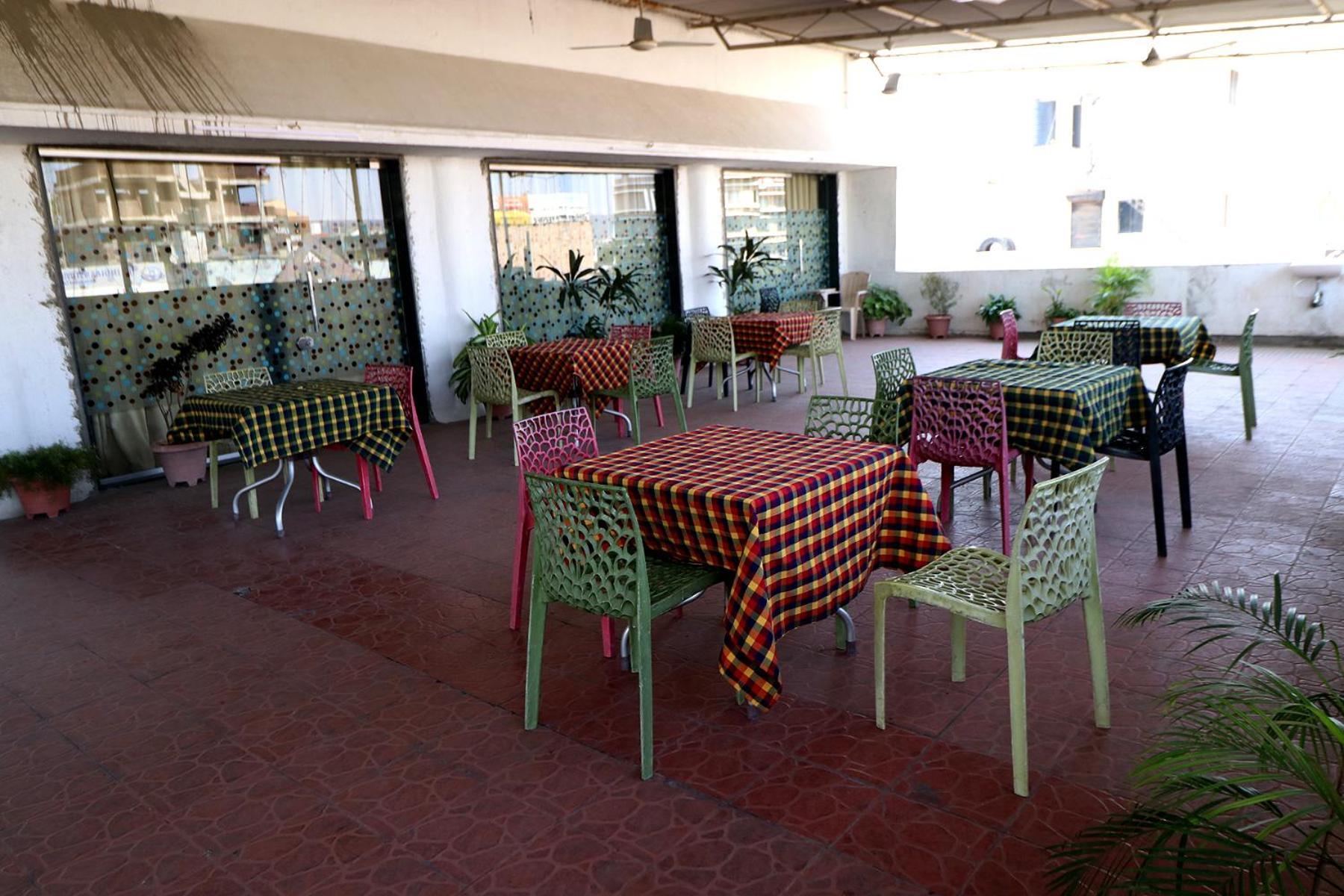 Hotel Girnar Aurangabad  Eksteriør billede